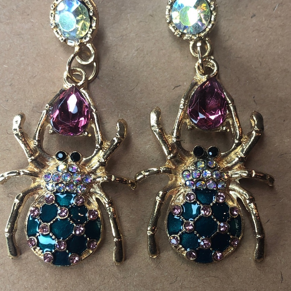 Gold tone  Green and Pink Sparkly Dangling Spider Earrings New - Picture 4 of 8